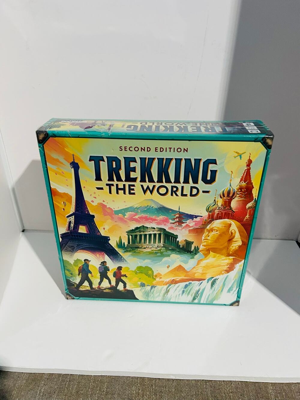 TREKKING- Second Edition- THE WORLD ( New/ Sealed)
An Underdog Game
